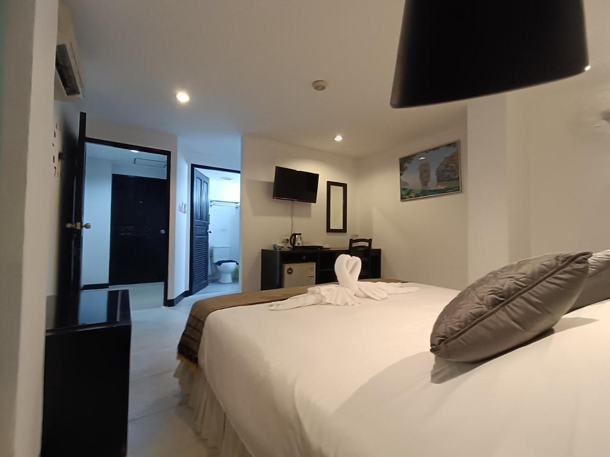 Noble House Patong Hotel Exterior photo