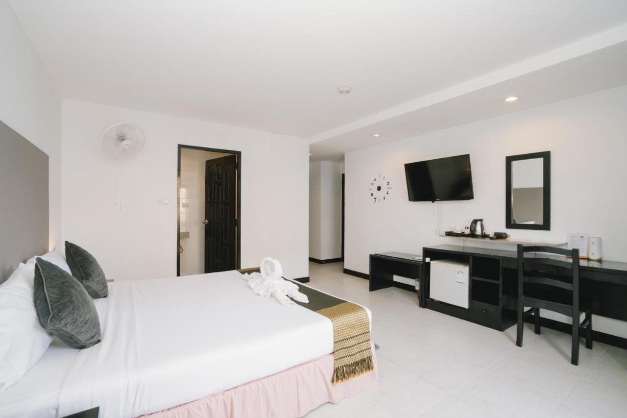 Noble House Patong Hotel Exterior photo