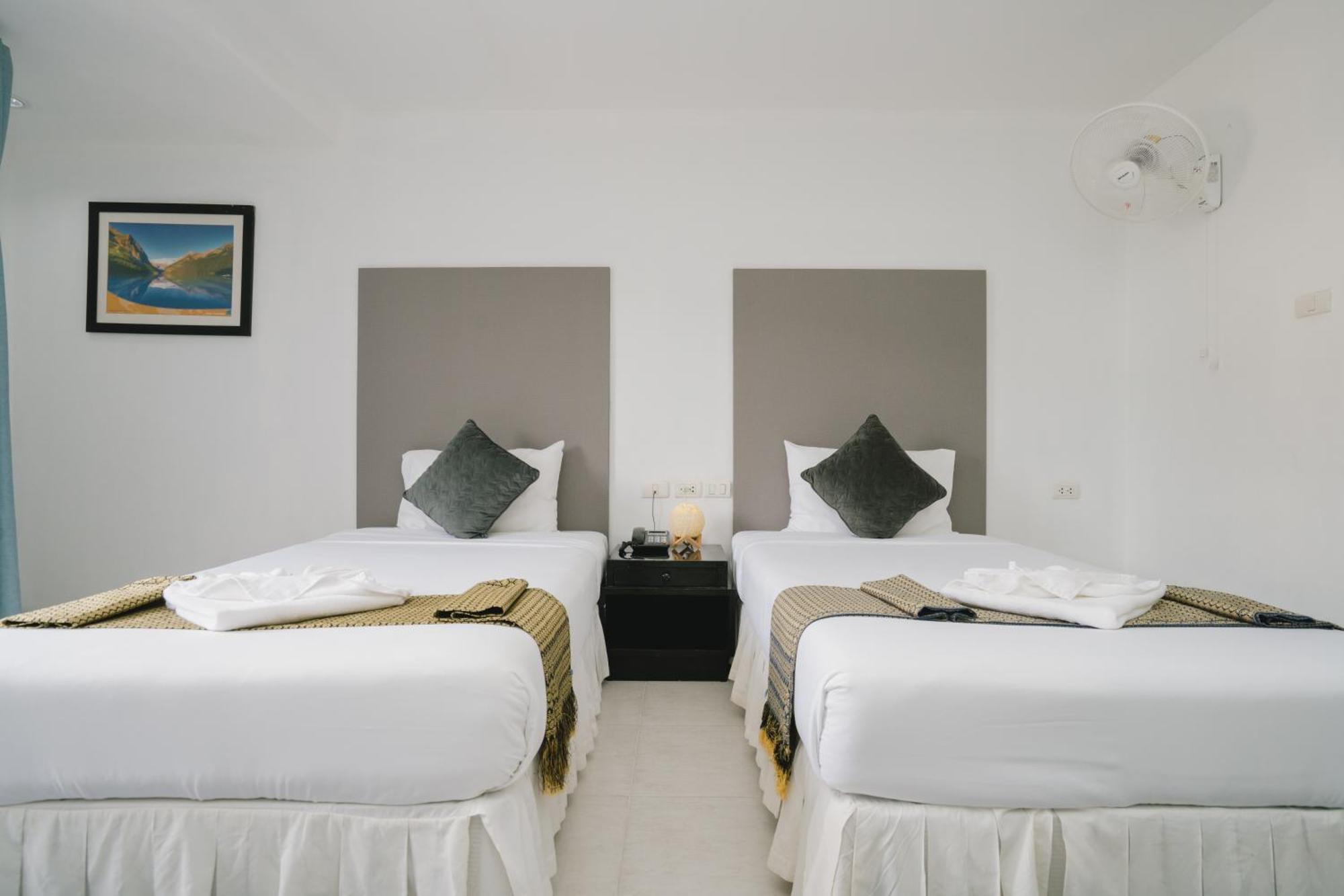 Noble House Patong Hotel Exterior photo