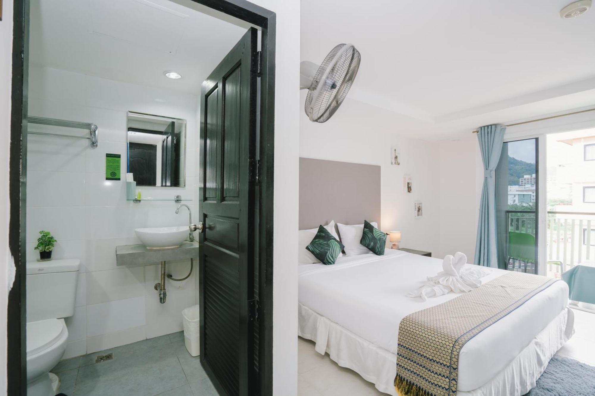 Noble House Patong Hotel Exterior photo