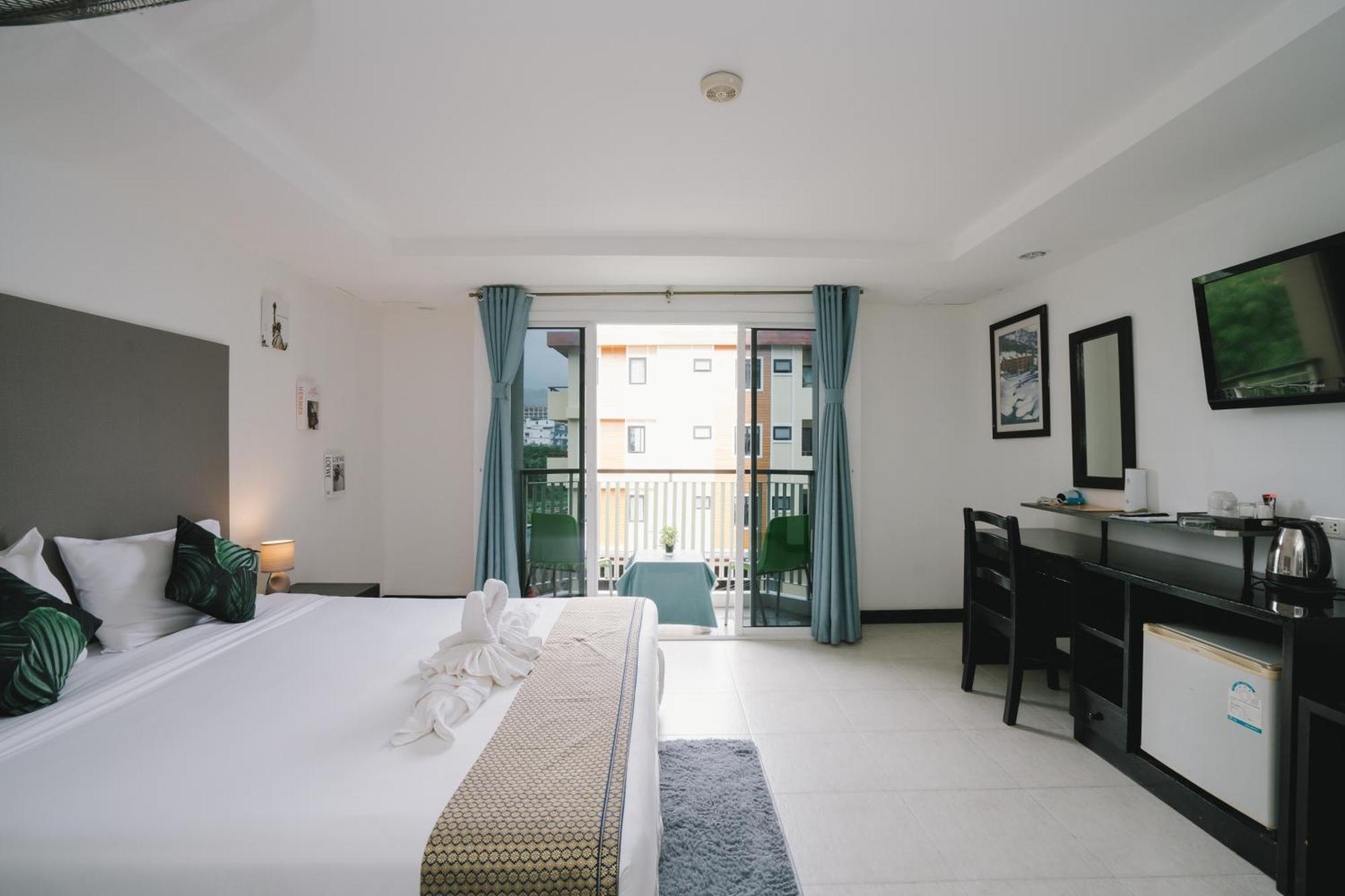 Noble House Patong Hotel Exterior photo