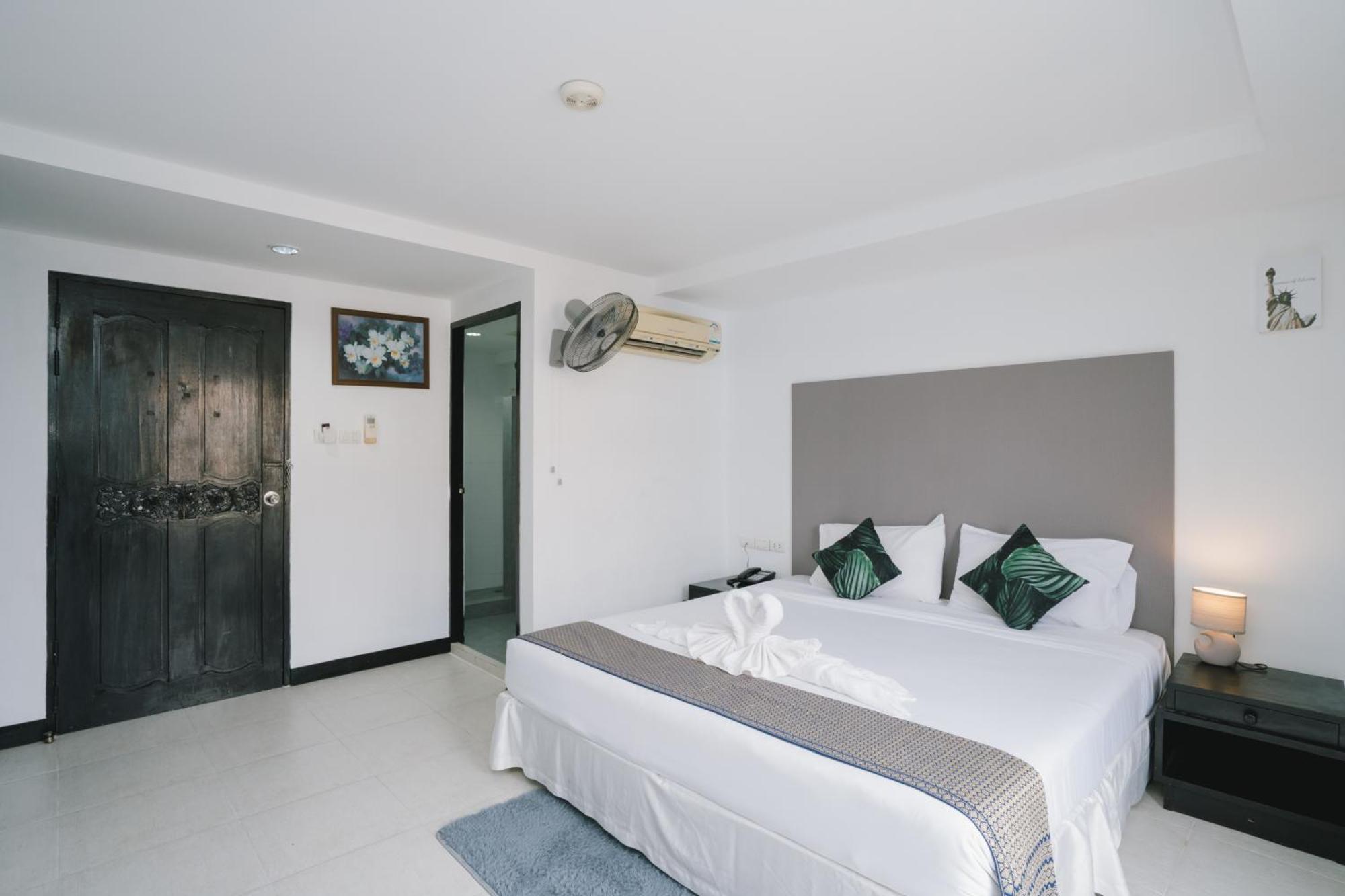 Noble House Patong Hotel Exterior photo